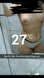 photo-cul-femme-nue-dans-le-09