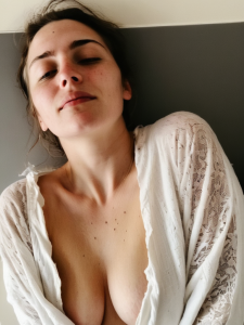 Découvrez Sophie, lesbienne à la recherche d&rsquo;un homme pour un plan cul